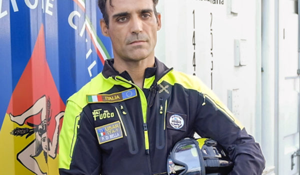 Paolo Di Bella, vigile del fuoco USAR - copertina video